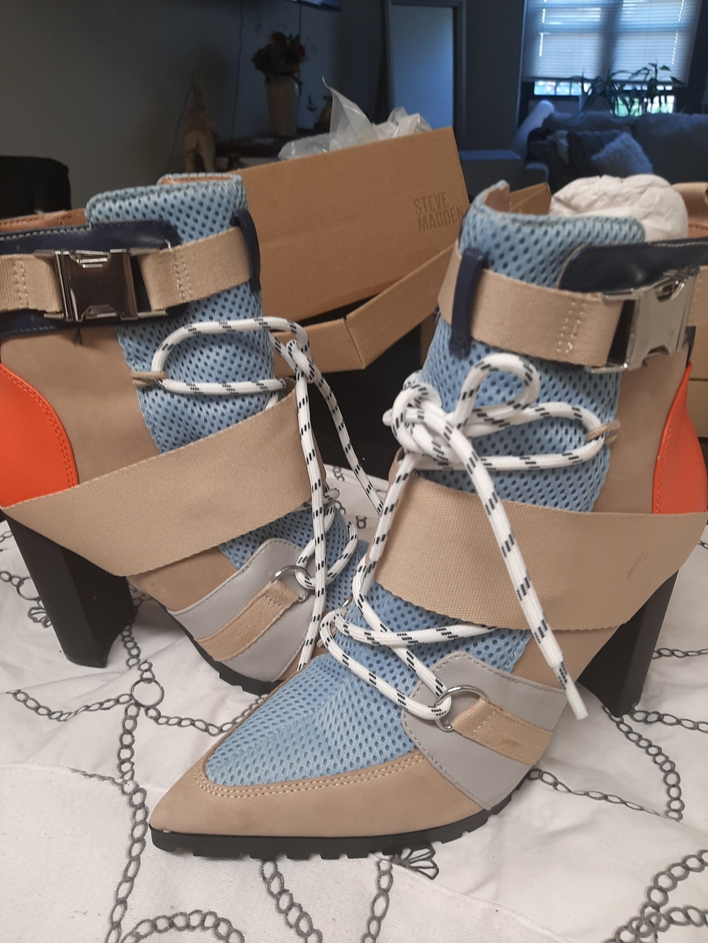 Steve Madden - Picture 3 of 7